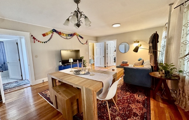 89 BURGET AVE