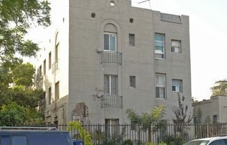 1131-33 LODI PLACE