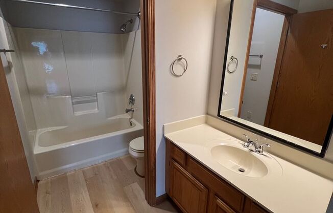 2 beds, 2 baths, 1,227 sqft, $1,775, Unit 5017