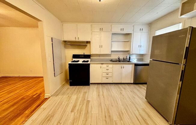 Freshly remodeled 3 bedroom 2 bathroom house