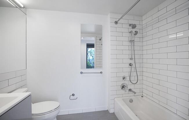 2 beds, 2 baths, $7,706, Unit 330