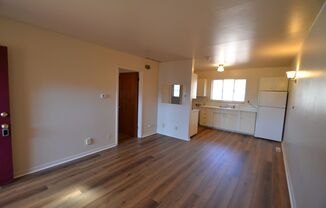 1 bed, 1 bath, 600 sqft, $825, Unit Wood Ave #11