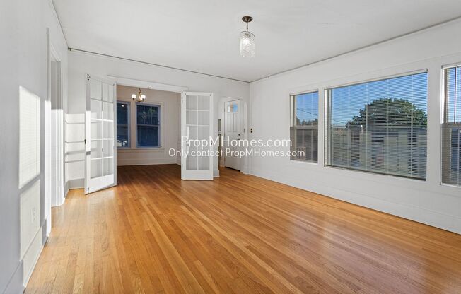 Charming One Bedroom Duplex in SE!