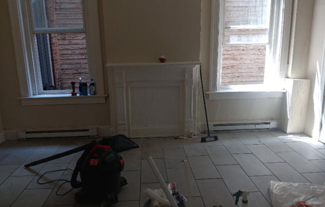 2467 W MCMICKEN AVE