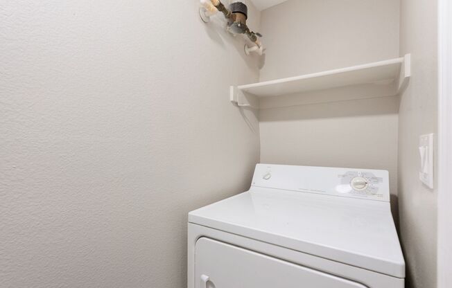 1 bed, 1 bath, 615 sqft, $1,200, Unit 322