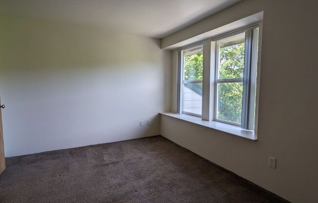 1 bed, 1 bath, 650 sqft, $1,225, Unit 4048