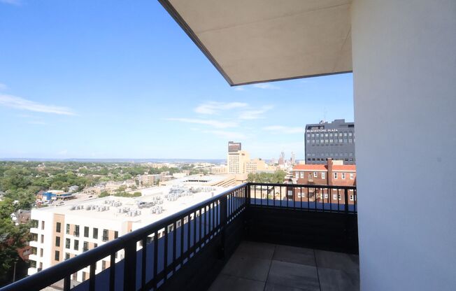 2 beds, 2 baths, 1,297 sqft, $3,600, Unit 908