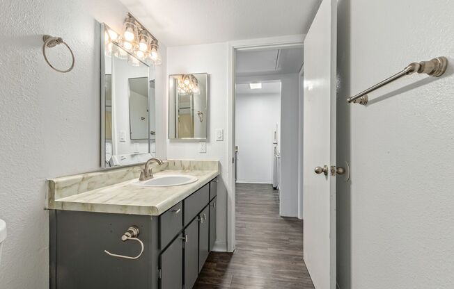 1 bed, 1 bath, 680 sqft, $1,095, Unit 220