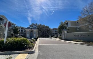 2 Bedroom - 1 Bathroom - Gardens of Bridgehampton - Elevator Building