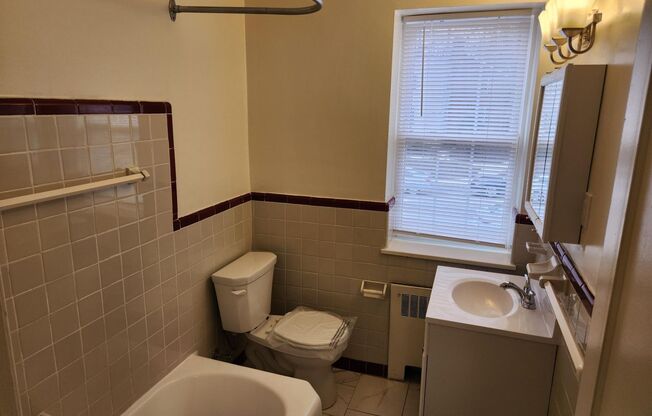 1 bed, 1 bath, 663 sqft, $2,050, Unit D-06