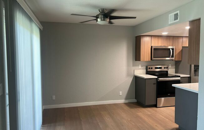 2 beds, 1 bath, 875 sqft, $2,595, Unit 224