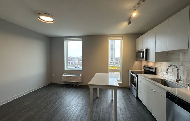 1 bed, 1 bath, 540 sqft, $1,795, Unit 301