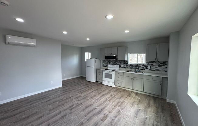 Modern & Newly Renovated 2-Bed, 1-Bath Unit in National City!