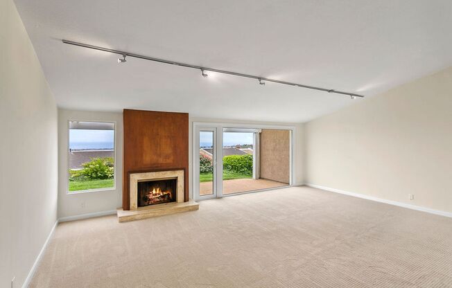 Beautiful Ocean View Condo with Bonus Room!