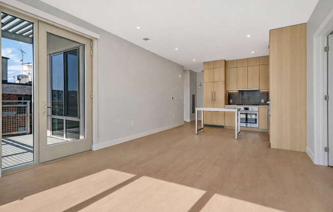 2 beds, 2 baths, 867 sqft, $4,425, Unit 805