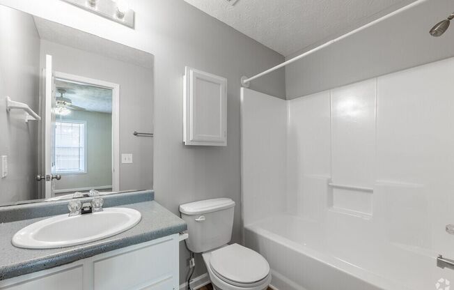 3 beds, 1.5 baths, 1,200 sqft, $1,700, Unit 11