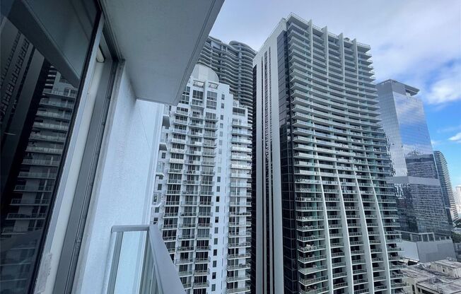 2 beds, 2 baths, 1,377 sqft, $4,800, Unit 1060 Brickell Ave # 25-01 (F10461036)