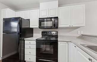 Saratoga Apartments in Everett, Washington Kitchen