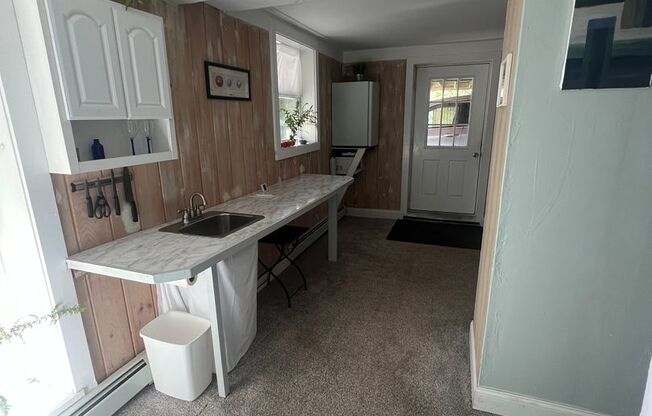 AVAIL. NOW: FURNISHED 1 Bed/1 Bath (Single Family) Asbury Grove