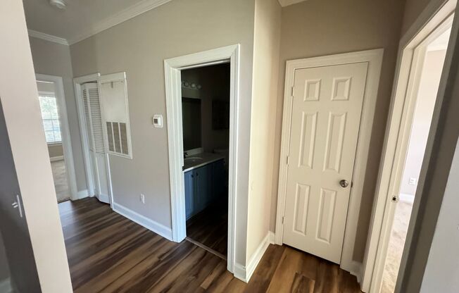 Beautiful 2 bed 2 bath Condo - In Great Location
