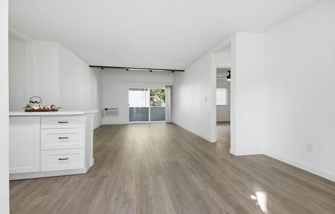 1 bed, 1 bath, 754 sqft, $2,675, Unit #149-R