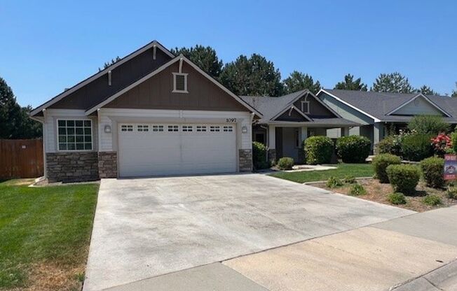 Beautiful 3 bed 2 bath home in the Woodside Creek Sub in Meridian just off Cherry Ln and Ten Mile.
