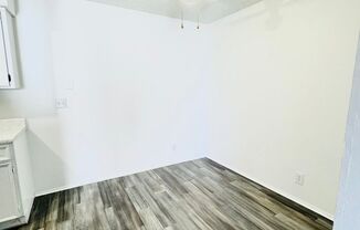 2 beds, 1.5 baths, 859 sqft, $900, Unit 02F