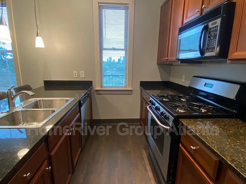 1195 MILTON TER SE