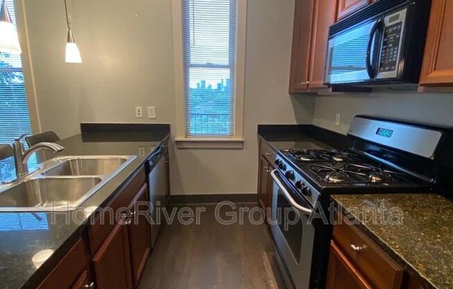 1195 MILTON TER SE