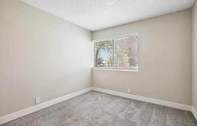 2 beds, 2 baths, 976 sqft, $1,448, Unit 5F