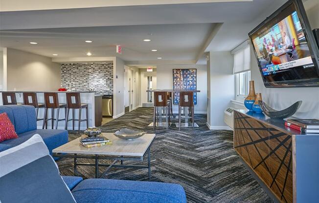 Resident lounge with bartstools
