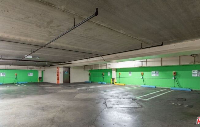 2 beds, 2 baths, 1,088 sqft, $6,200, Unit 1809