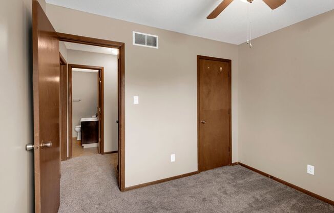 2 beds, 1.5 baths, 850 sqft, $1,149, Unit 4301-16