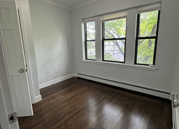 435 Walnut Ave
