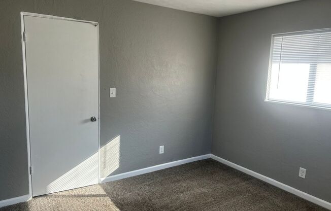 2 beds, 1 bath, 750 sqft, $1,170, Unit B12 1037 13