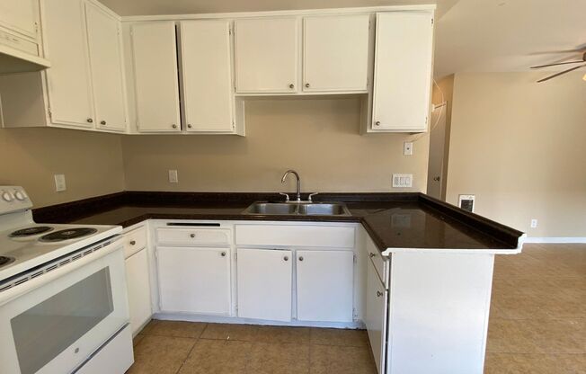 2 beds, 1 bath, $1,995, Unit 4966-08