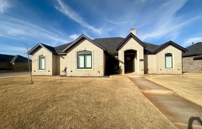 Beautiful 4Bed/3Bath Available!