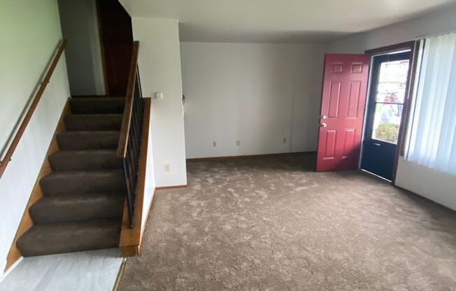 3 beds, 1.5 baths, 1,066 sqft, $1,499, Unit 5182 02
