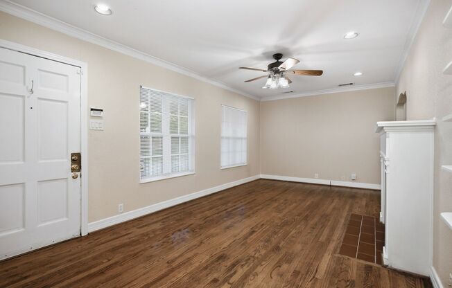 2 bedroom, 1 Bath Austin Stone Cottage in Lakewood