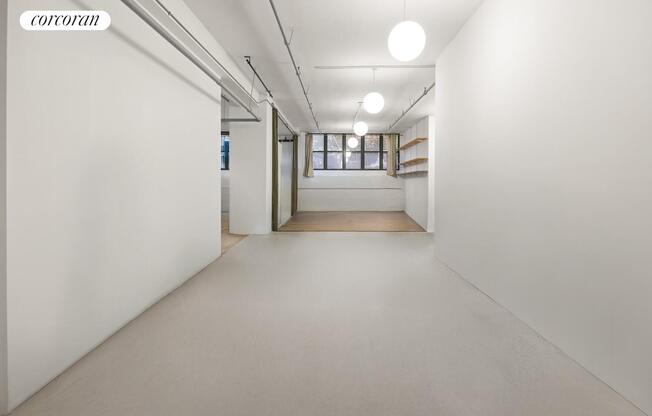 105 LEXINGTON AVE