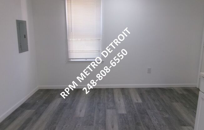 3 beds, 1 bath, $1,495, Unit (OM)