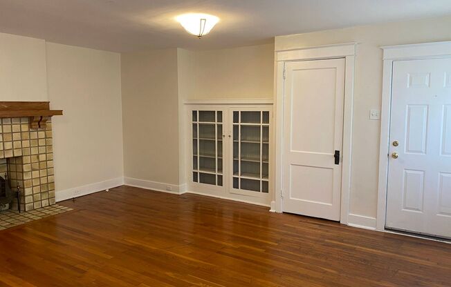 Open & Bright! 3 bedroom duplex