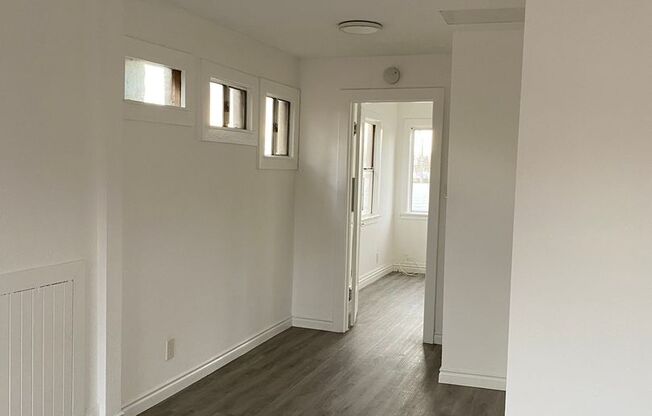 1 bed, 1 bath, 425 sqft, $1,595, Unit 677.5