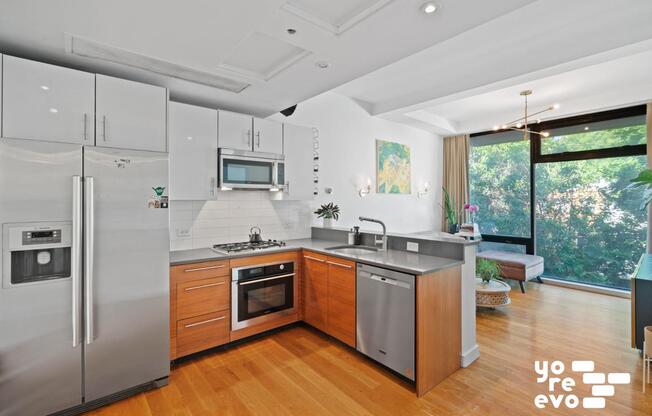 269 KINGSLAND AVE