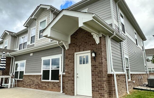 3 beds, 2.5 baths, 1,425 sqft, $1,880, Unit D101