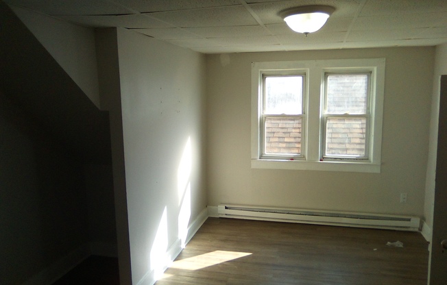 1213 PITTSTON AVE