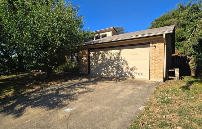 4 beds, 2 baths, $1,625