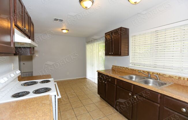 3 beds, 2 baths, $1,500