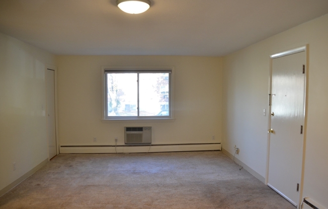 2 beds, 1 bath, 780 sqft, $2,200, Unit D