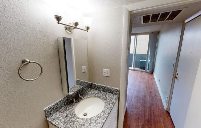 Studio, 1 bath, 304 sqft, $795, Unit 1945 Peoria St #308